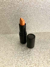Load image into Gallery viewer, FASHION FAV Long Lasting Matte Lipsticks
